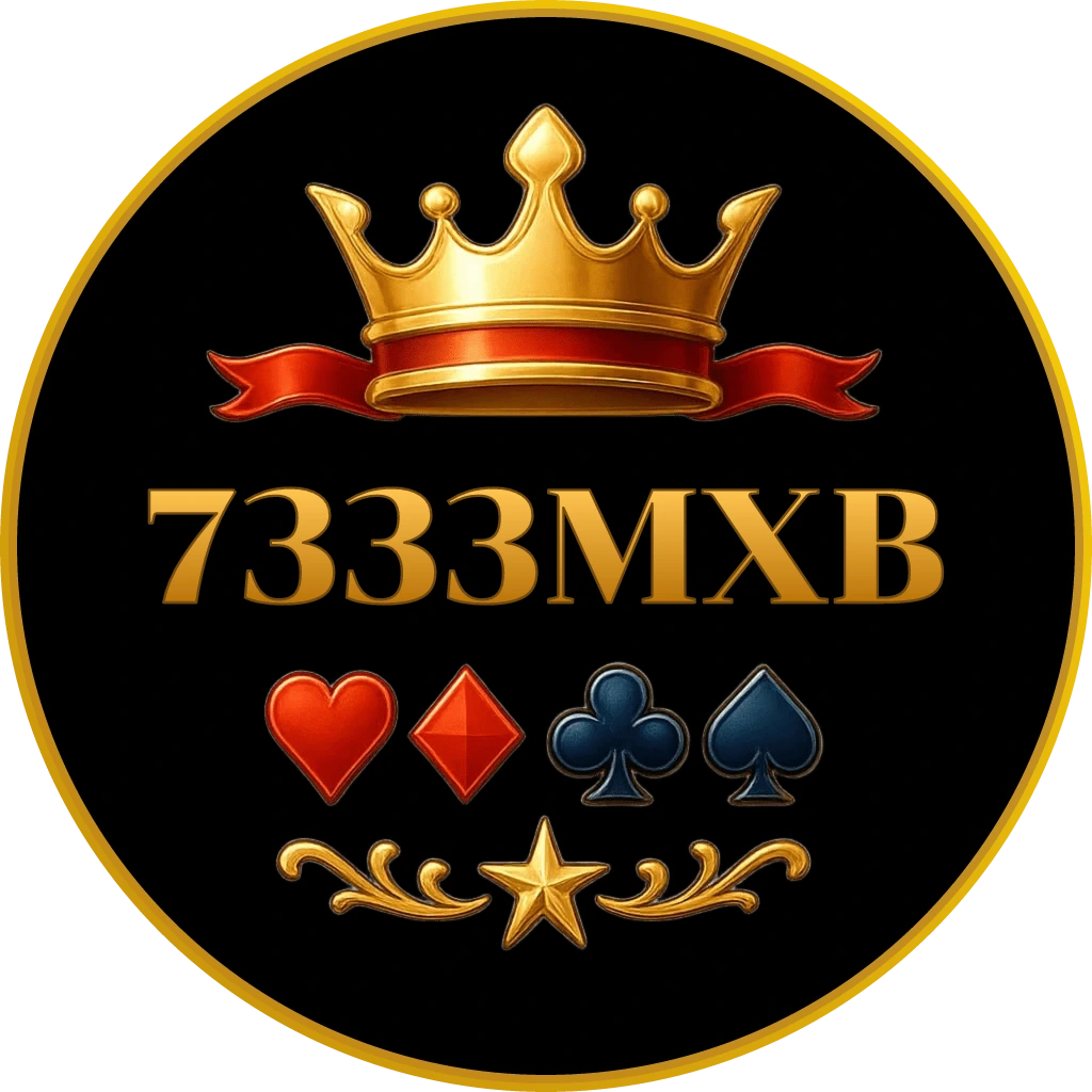 Glamurosa crupier de casino en vivo de México de pie junto a una mesa de ruleta con iluminación cálida y una sonrisa acogedora que muestra la atmósfera premium del casino 7333MXB